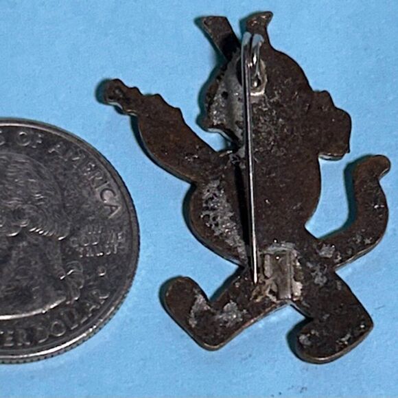 Vintage-Rare KRAZY KAT playing Banjo enameled figural brooch.ca 1920's - Picture 2 of 3